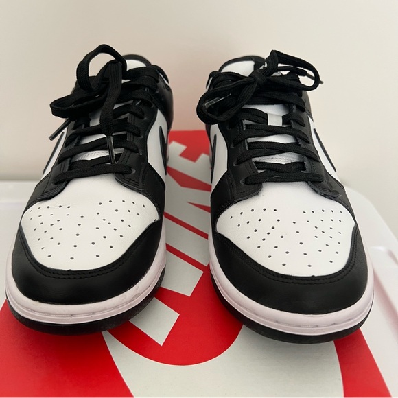In box Nike women’s dunk low black and white - Picture 10 of 12